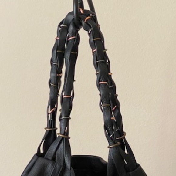 Arcadia Handbag - Picture 2 of 9